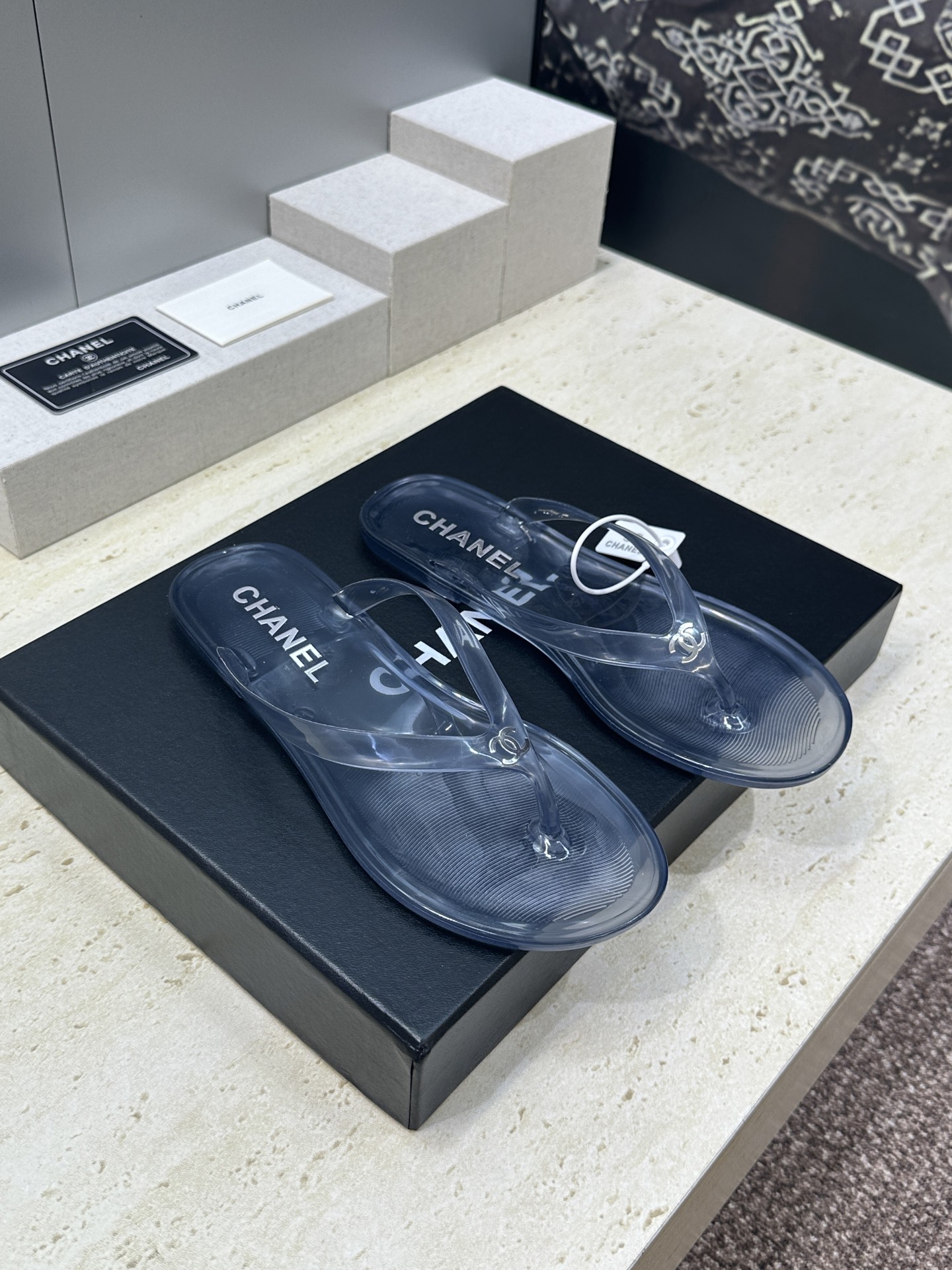 CHANEL 香奈儿 2026春夏平底休闲沙滩女鞋  小香双C字母logo圆头果冻色夹趾人字拖鞋Size