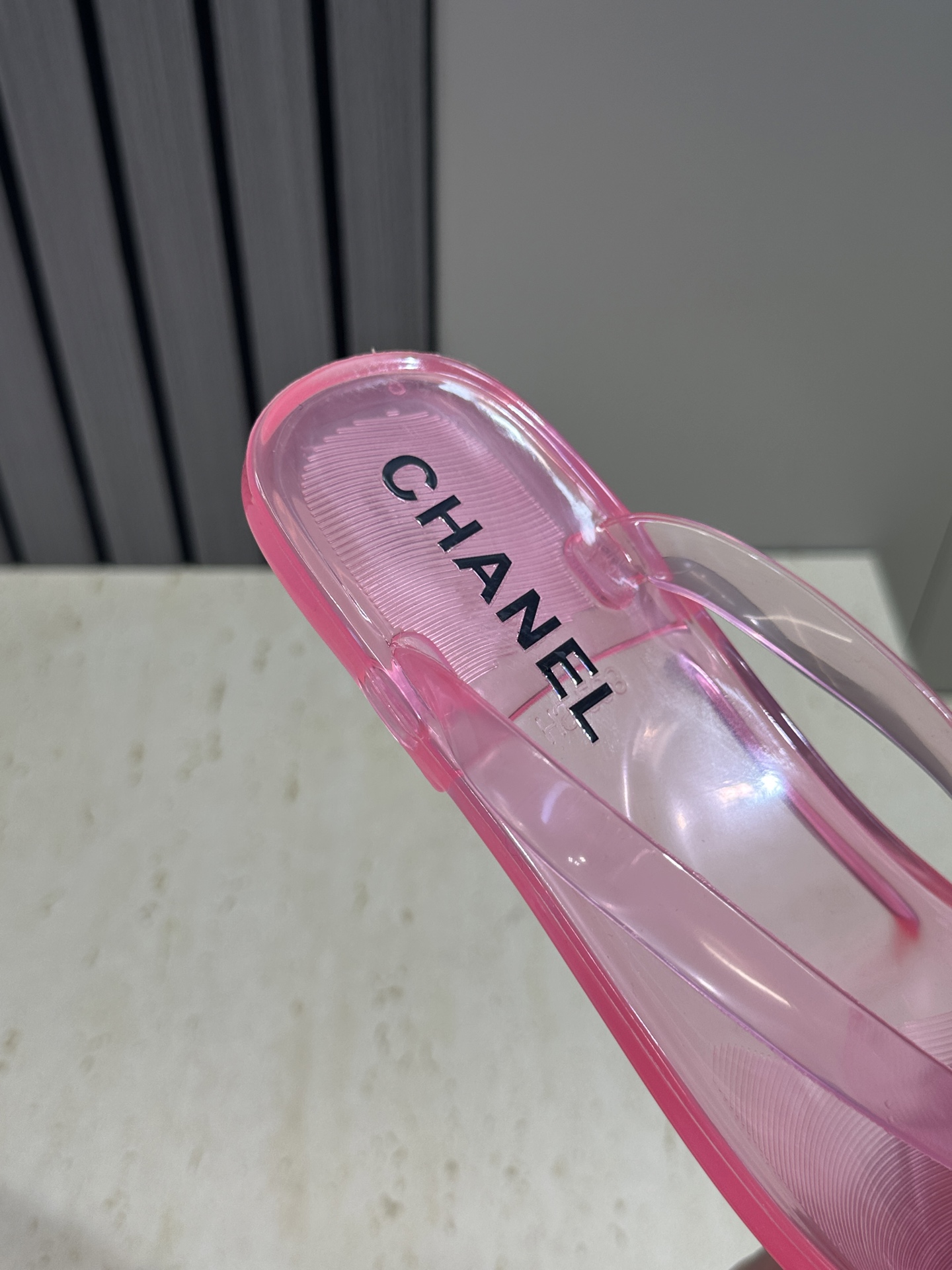 CHANEL 香奈儿 2026春夏平底休闲沙滩女鞋  小香双C字母logo圆头果冻色夹趾人字拖鞋Size