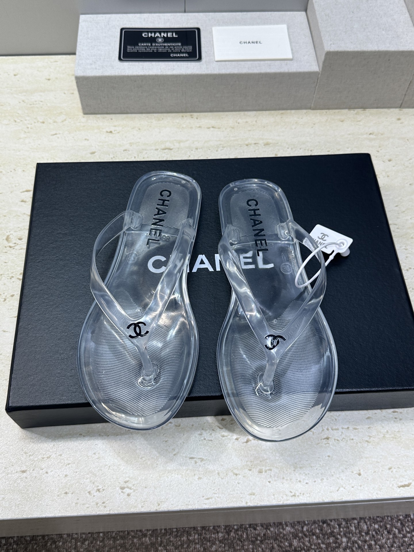 CHANEL 香奈儿 2026春夏平底休闲沙滩女鞋  小香双C字母logo圆头果冻色夹趾人字拖鞋Size
