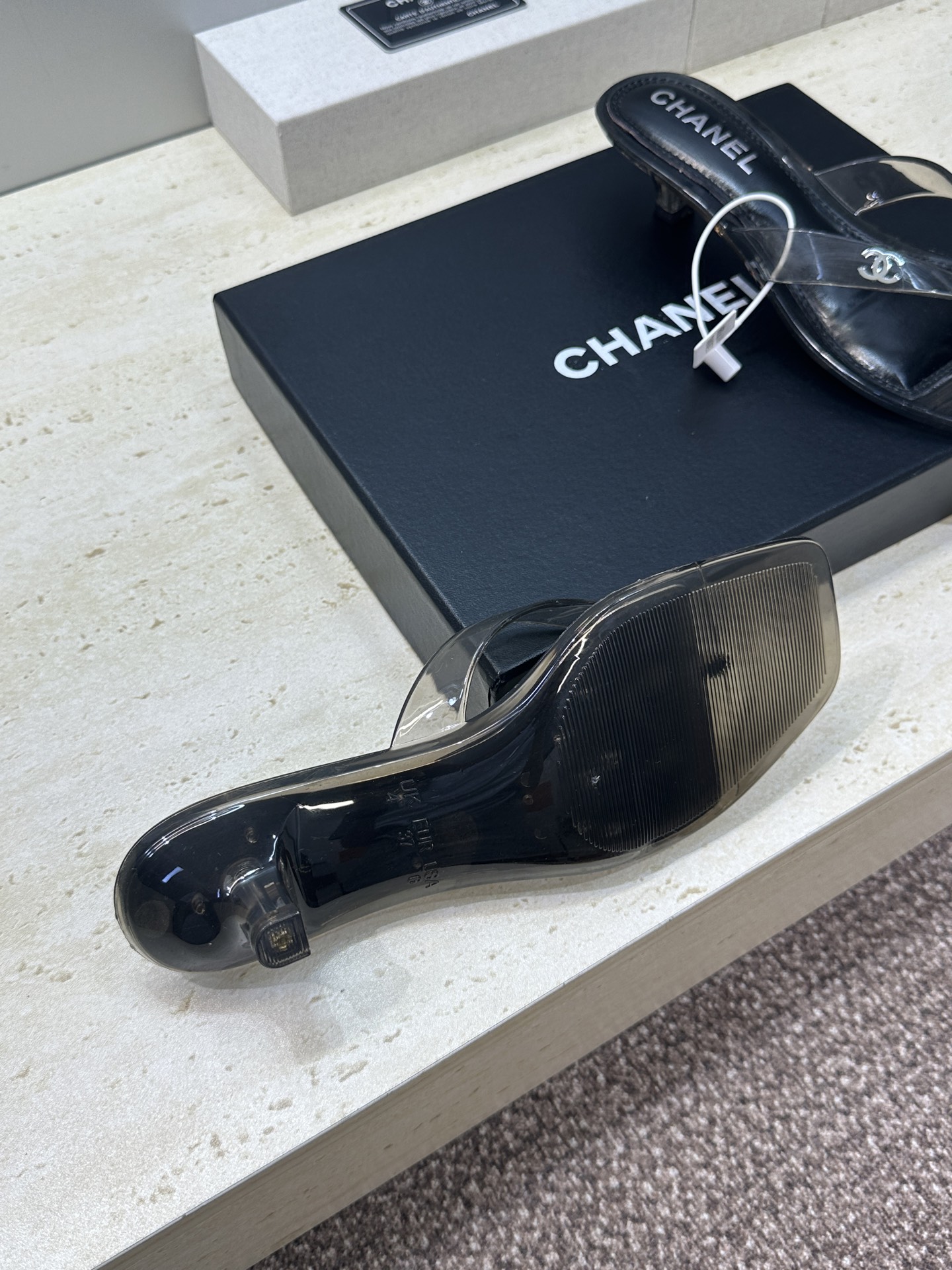 CHANEL 香奈儿 2026春夏平底休闲沙滩女鞋  小香双C字母logo低跟圆头果冻色夹趾人字拖鞋跟高