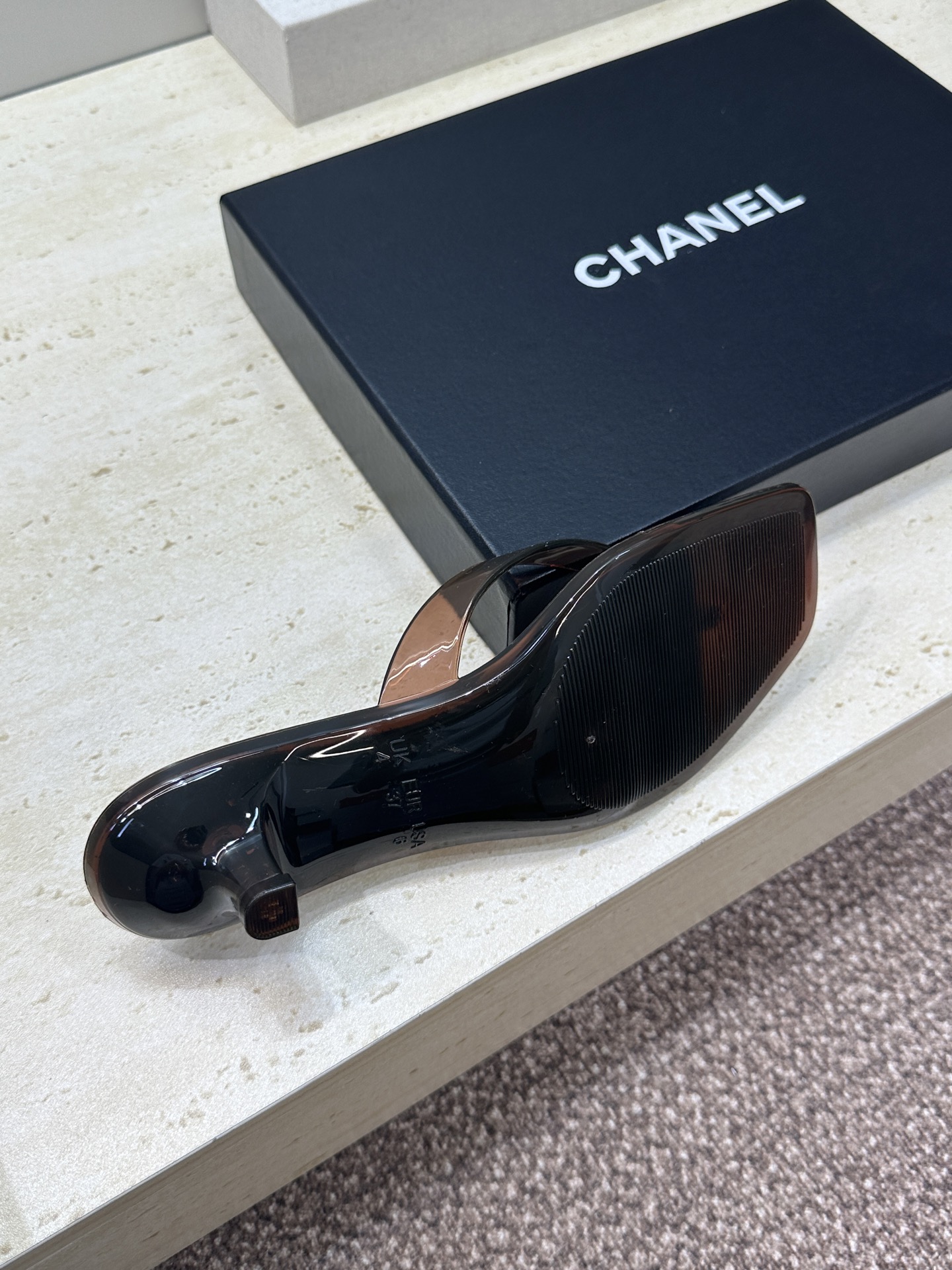 CHANEL 香奈儿 2026春夏平底休闲沙滩女鞋  小香双C字母logo低跟圆头果冻色夹趾人字拖鞋跟高