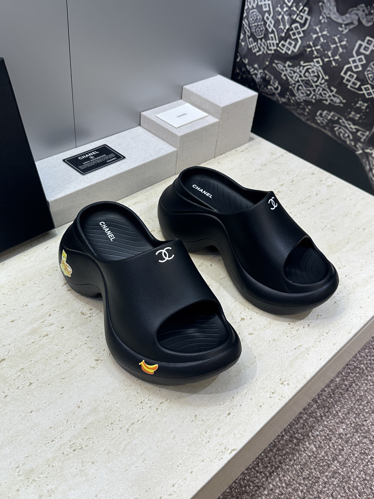 NO:816447,CHANEL Chanel 2026 spring and summer new casual beach women's shoes Xiaoxiang double C letter logo thick-soled round toe open toe color block sandals sole thickness: 6CM Size35-40, slippers, chanel, chanel, slippers19860909CHANEL 香奈儿 2026春夏新款休闲沙滩女鞋 小香双C字母logo厚底圆头露趾拼色凉拖鞋 底厚:6CM Size35-40,拖鞋,chanel,chanel,slippers,Women's Shoes