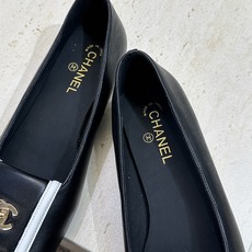 香奈儿 CHANEL 2026春夏新款拼色芭蕾舞女鞋 小香双C字母logo五金扣平底方头翻盖乐福单鞋 材 香奈儿 CHANEL 2026春夏新款拼色芭蕾舞女鞋 小香双C字母logo五金扣平底方头翻盖乐福单鞋 材