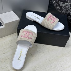 CHANEL 香奈儿2026春夏新款时尚粗跟沙滩女鞋 小香双C字母logo五金扣平底圆头拼色凉拖鞋 材 CHANEL 香奈儿2026春夏新款时尚粗跟沙滩女鞋 小香双C字母logo五金扣平底圆头拼色凉拖鞋 材