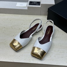 CHANEL 香奈儿 2026春夏走秀新款时尚拼色女鞋 小香双C字母logo五金扣低跟方头后空凉鞋材质 CHANEL 香奈儿 2026春夏走秀新款时尚拼色女鞋 小香双C字母logo五金扣低跟方头后空凉鞋材质
