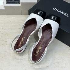 CHANEL 香奈儿 2026春夏走秀新款时尚拼色女鞋 小香双C字母logo五金扣低跟方头后空凉鞋材质 CHANEL 香奈儿 2026春夏走秀新款时尚拼色女鞋 小香双C字母logo五金扣低跟方头后空凉鞋材质