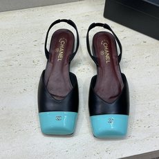 CHANEL 香奈儿 2026春夏走秀新款时尚拼色女鞋 小香双C字母logo五金扣低跟方头后空凉鞋材质 CHANEL 香奈儿 2026春夏走秀新款时尚拼色女鞋 小香双C字母logo五金扣低跟方头后空凉鞋材质