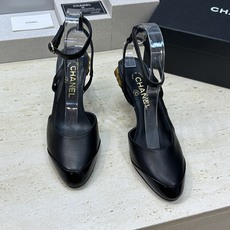 CHANEL 香奈儿 2026春夏走秀新款时尚拼色女鞋 小香双C字母logo五金扣高跟圆头后空凉鞋材质 CHANEL 香奈儿 2026春夏走秀新款时尚拼色女鞋 小香双C字母logo五金扣高跟圆头后空凉鞋材质