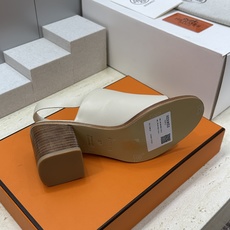 (配全套飞机盒)莞货 代购级 Hermes 爱马仕2026春夏新款高跟女鞋 H家字母logo五金扣粗跟圆 (配全套飞机盒)莞货 代购级 Hermes 爱马仕2026春夏新款高跟女鞋 H家字母logo五金扣粗跟圆