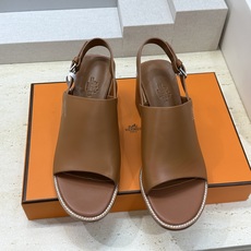 (配全套飞机盒)莞货 代购级 Hermes 爱马仕2026春夏新款高跟女鞋 H家字母logo五金扣粗跟圆 (配全套飞机盒)莞货 代购级 Hermes 爱马仕2026春夏新款高跟女鞋 H家字母logo五金扣粗跟圆