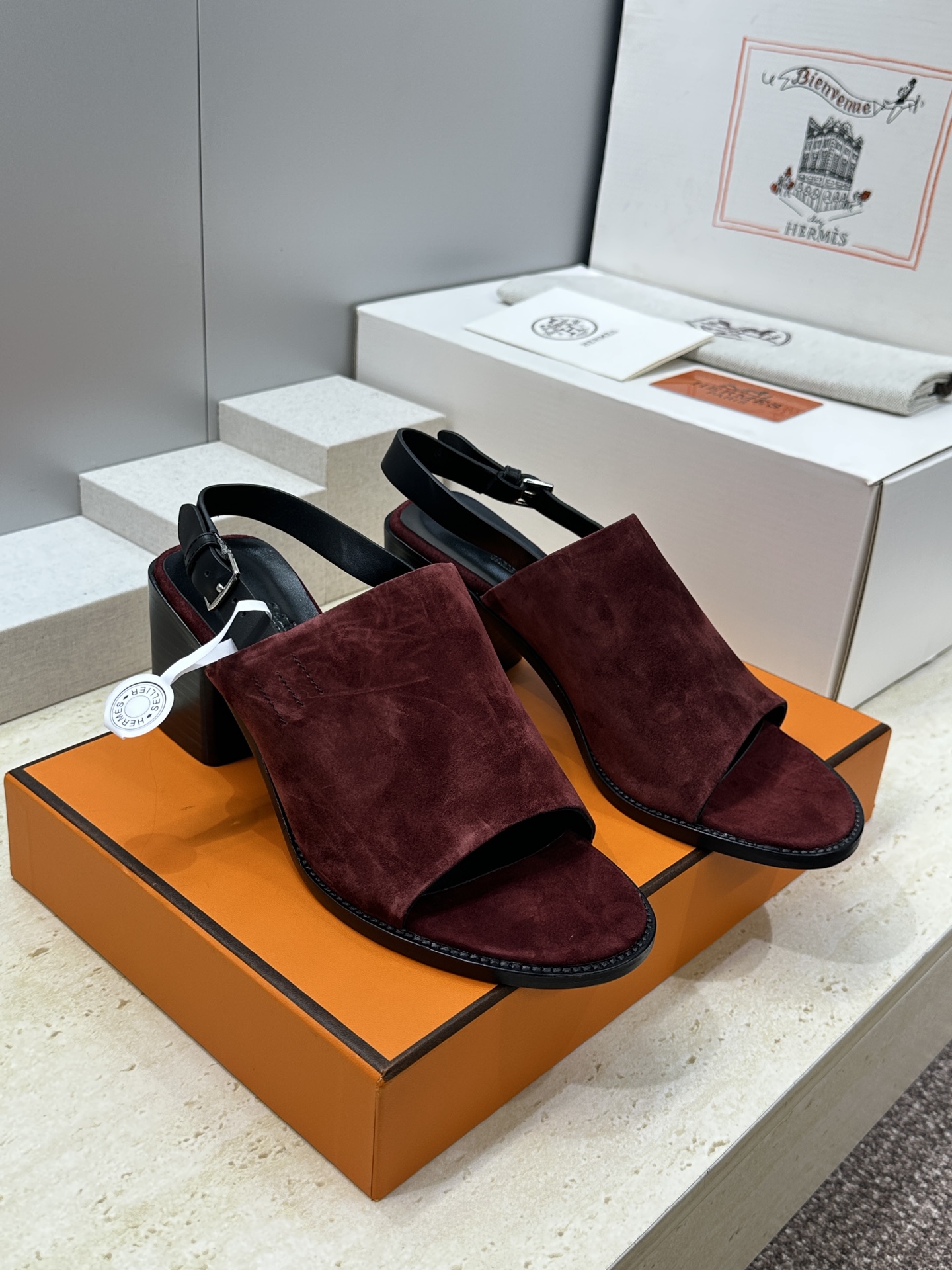 (配全套飞机盒)莞货 代购级 Hermes 爱马仕2026春夏新款高跟女鞋 H家字母logo五金扣粗跟圆