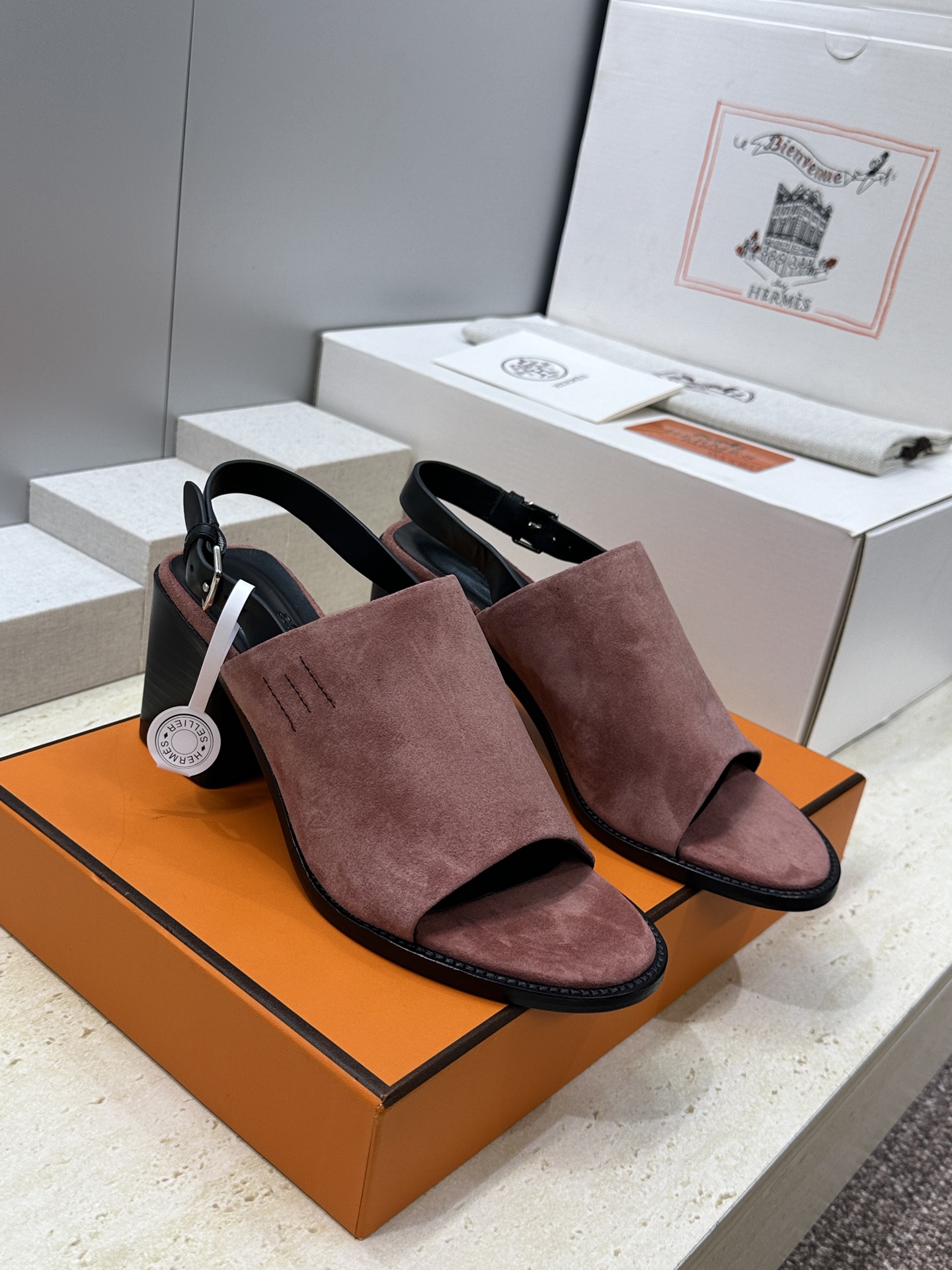 (配全套飞机盒)莞货 代购级 Hermes 爱马仕2026春夏新款高跟女鞋 H家字母logo五金扣粗跟圆