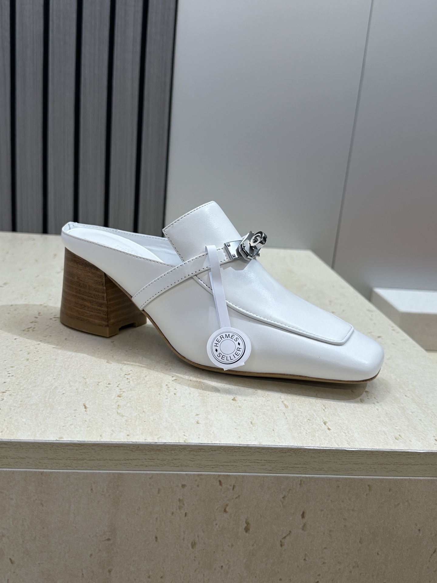 (配全套飞机盒)莞产 代购级 爱马仕 Hermes 2026 春夏新款 OZ高跟拼色女鞋  H家字母lo