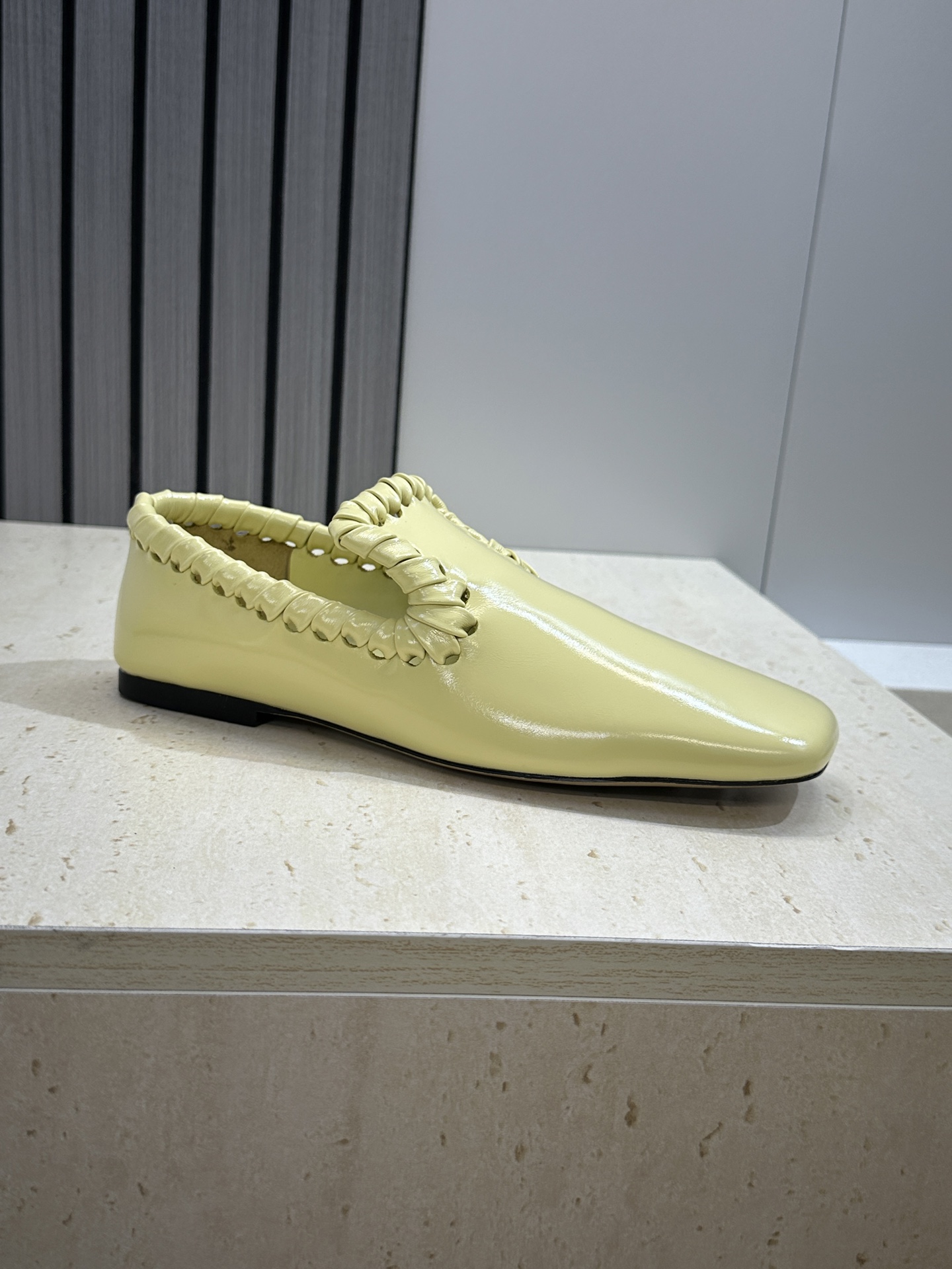 Bottega Veneta 葆蝶家2026春夏新款编织玛丽珍芭蕾舞粗跟女鞋 BV字母logo平底方头乐