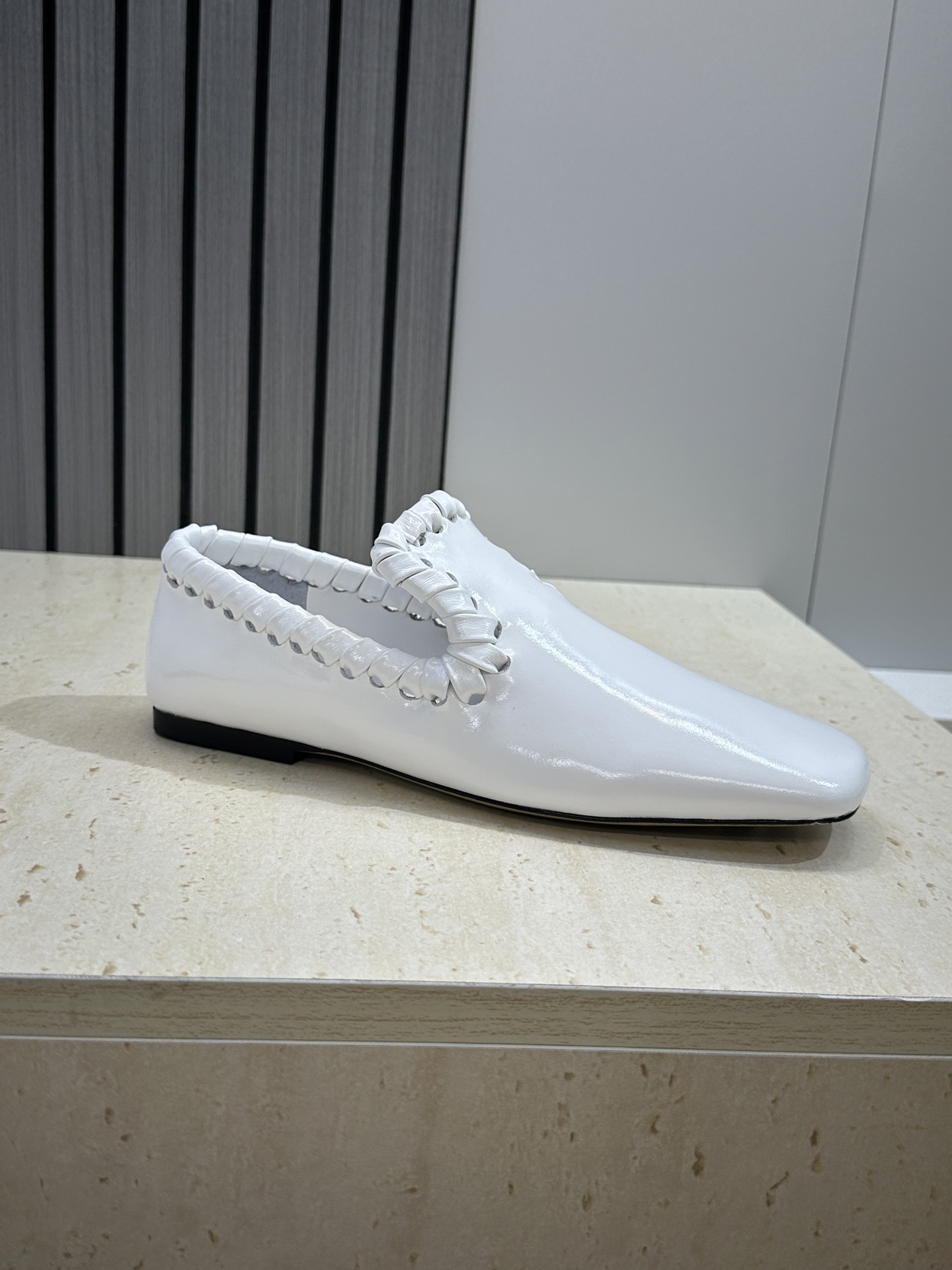 Bottega Veneta 葆蝶家2026春夏新款编织玛丽珍芭蕾舞粗跟女鞋 BV字母logo平底方头乐