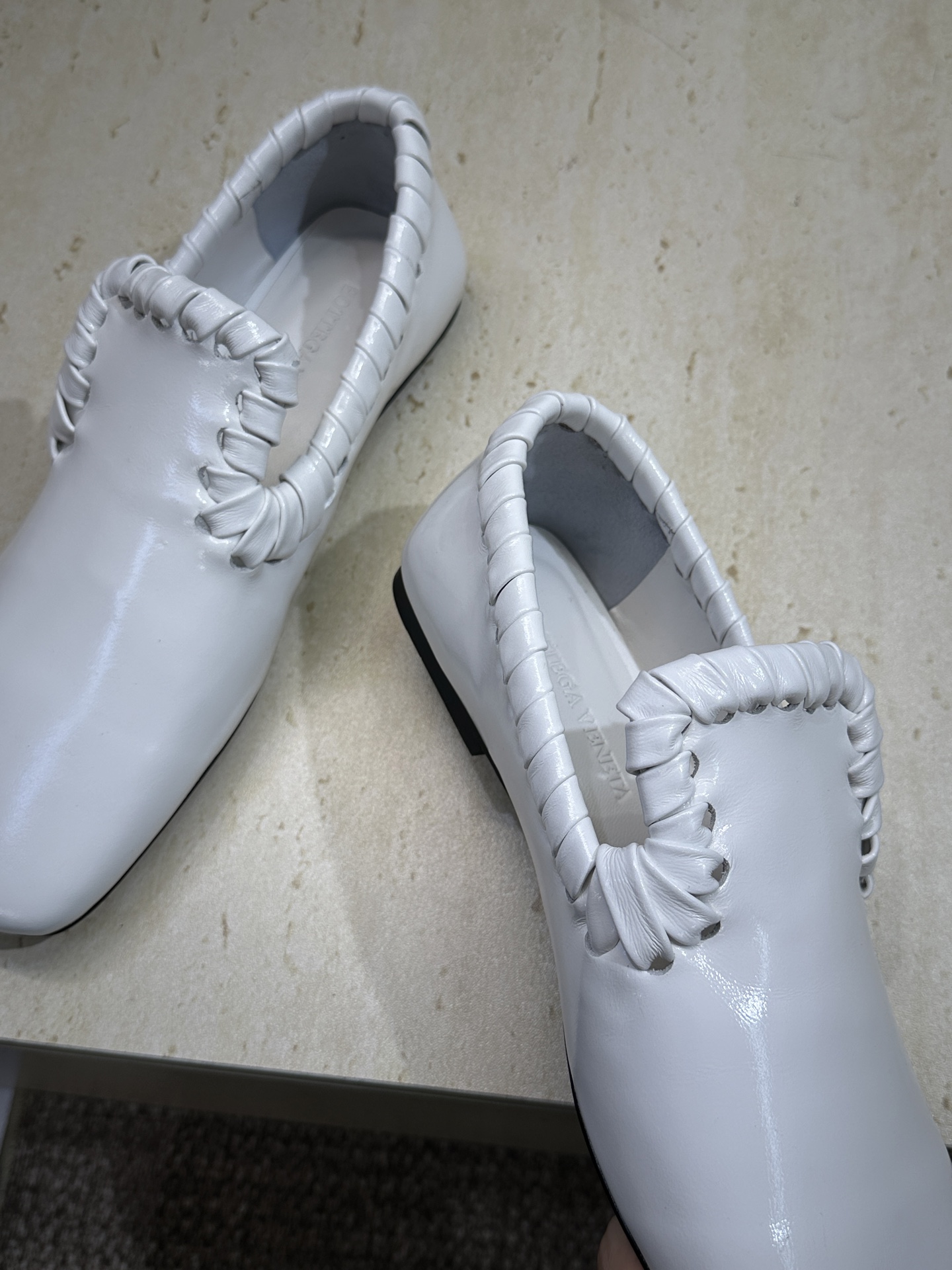 Bottega Veneta 葆蝶家2026春夏新款编织玛丽珍芭蕾舞粗跟女鞋 BV字母logo平底方头乐
