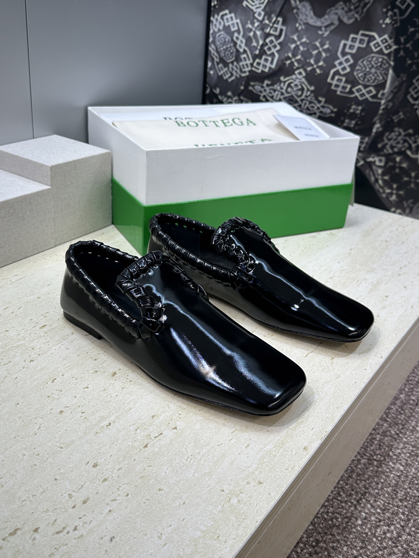 Bottega Veneta 葆蝶家2026春夏新款编织玛丽珍芭蕾舞粗跟女鞋 BV字母logo平底方头乐