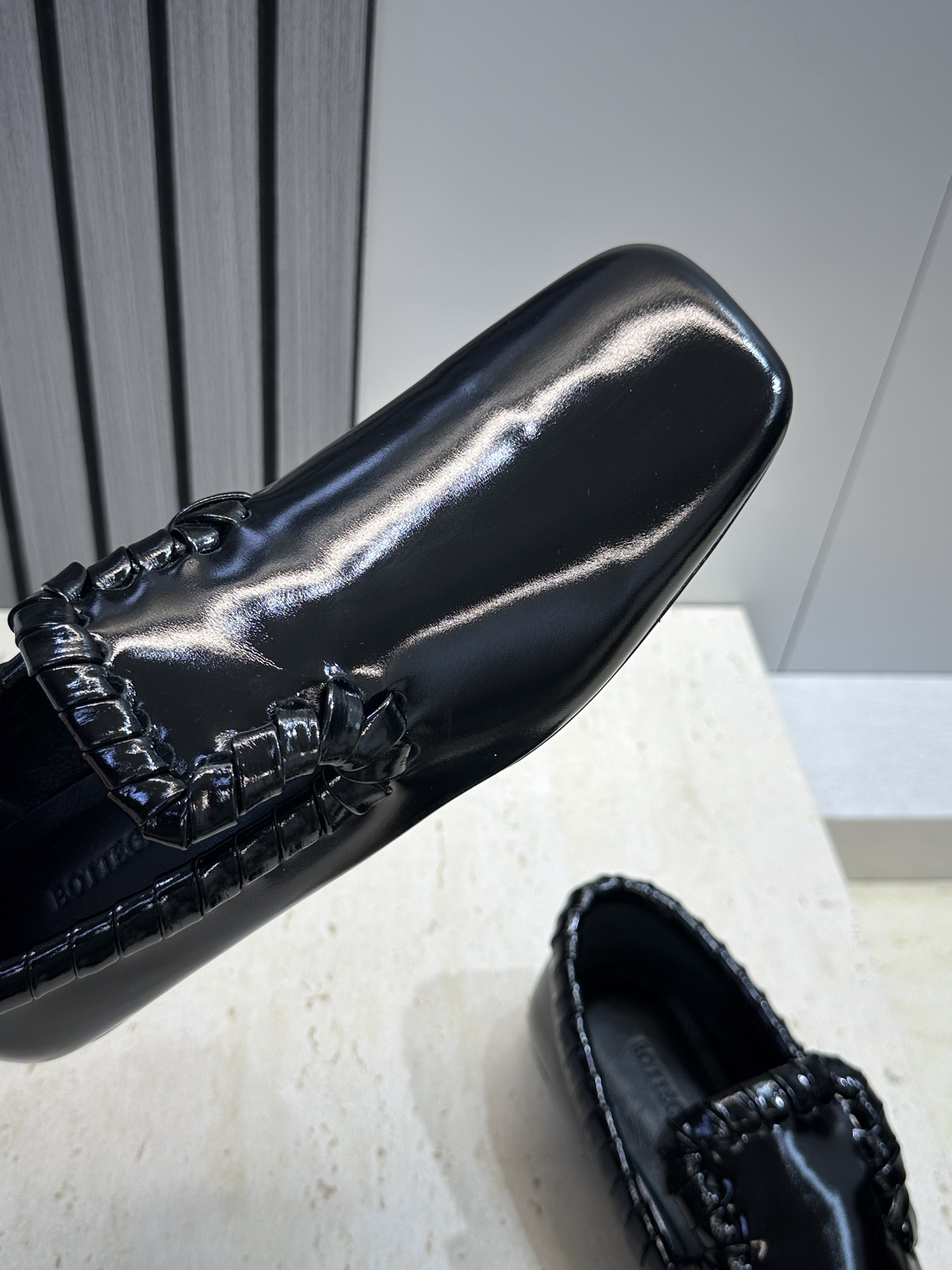 Bottega Veneta 葆蝶家2026春夏新款编织玛丽珍芭蕾舞粗跟女鞋 BV字母logo平底方头乐