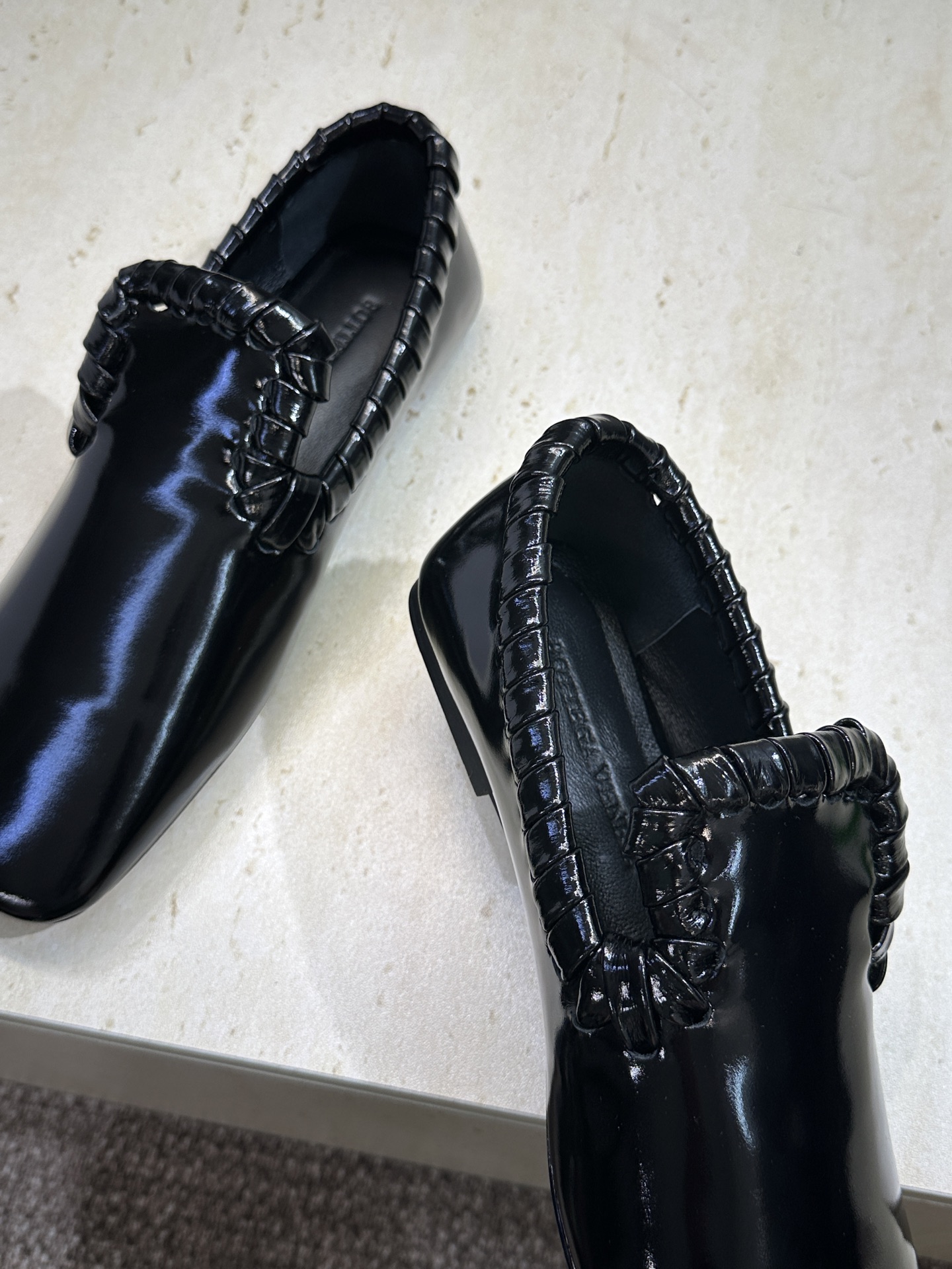 Bottega Veneta 葆蝶家2026春夏新款编织玛丽珍芭蕾舞粗跟女鞋 BV字母logo平底方头乐