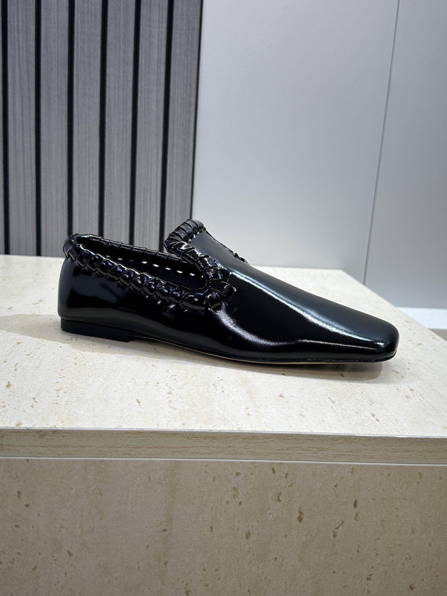 Bottega Veneta 葆蝶家2026春夏新款编织玛丽珍芭蕾舞粗跟女鞋 BV字母logo平底方头乐