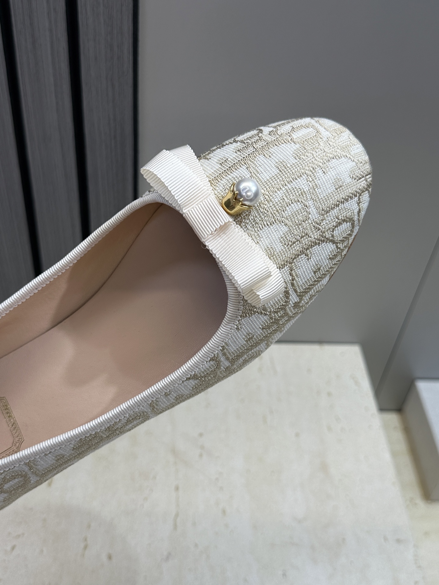 迪奥 Dior 2026春夏高定系列新款 D-Ramour 标志性Oblique电绣平底玛丽珍芭蕾舞女鞋