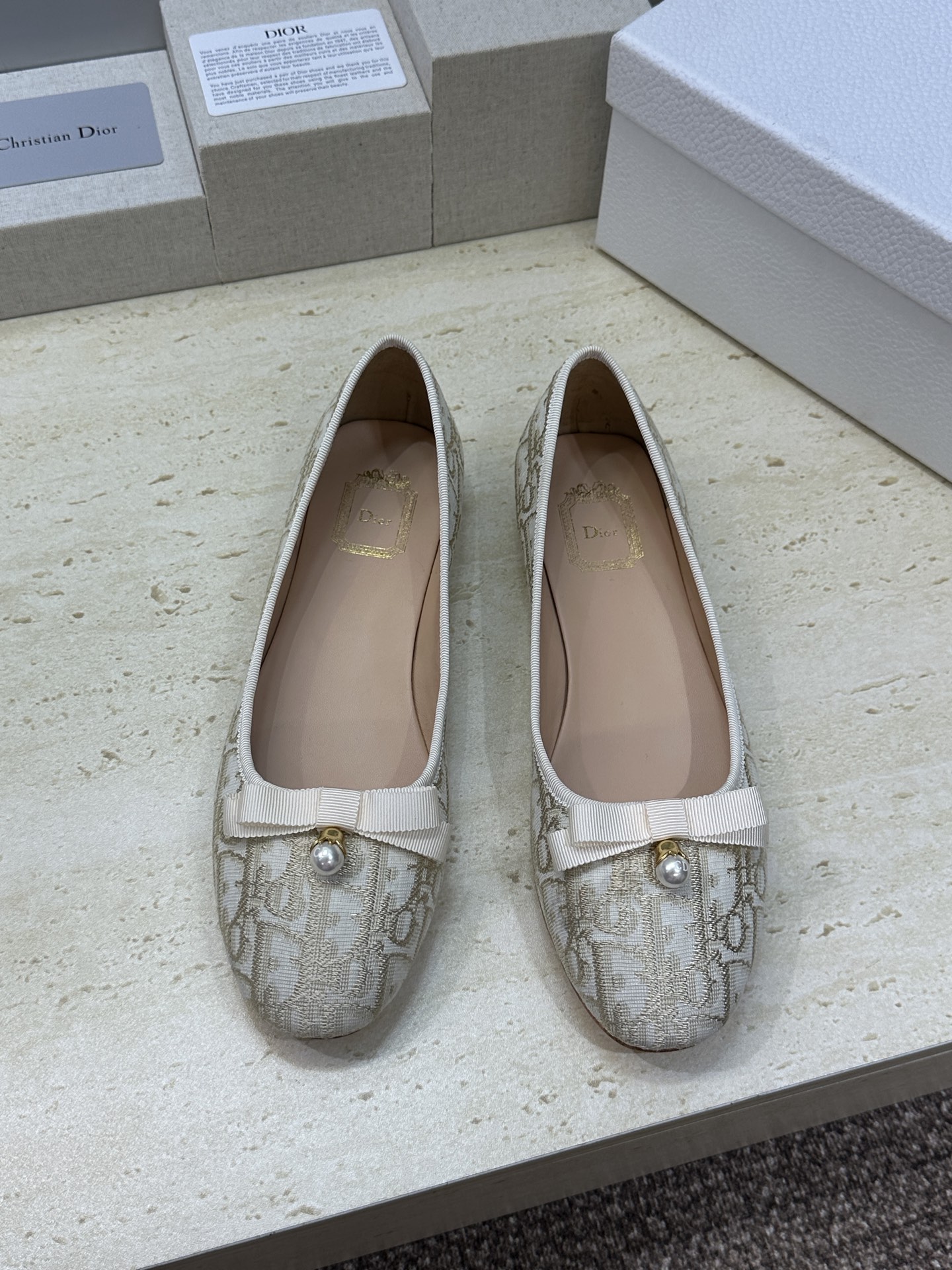 迪奥 Dior 2026春夏高定系列新款 D-Ramour 标志性Oblique电绣平底玛丽珍芭蕾舞女鞋