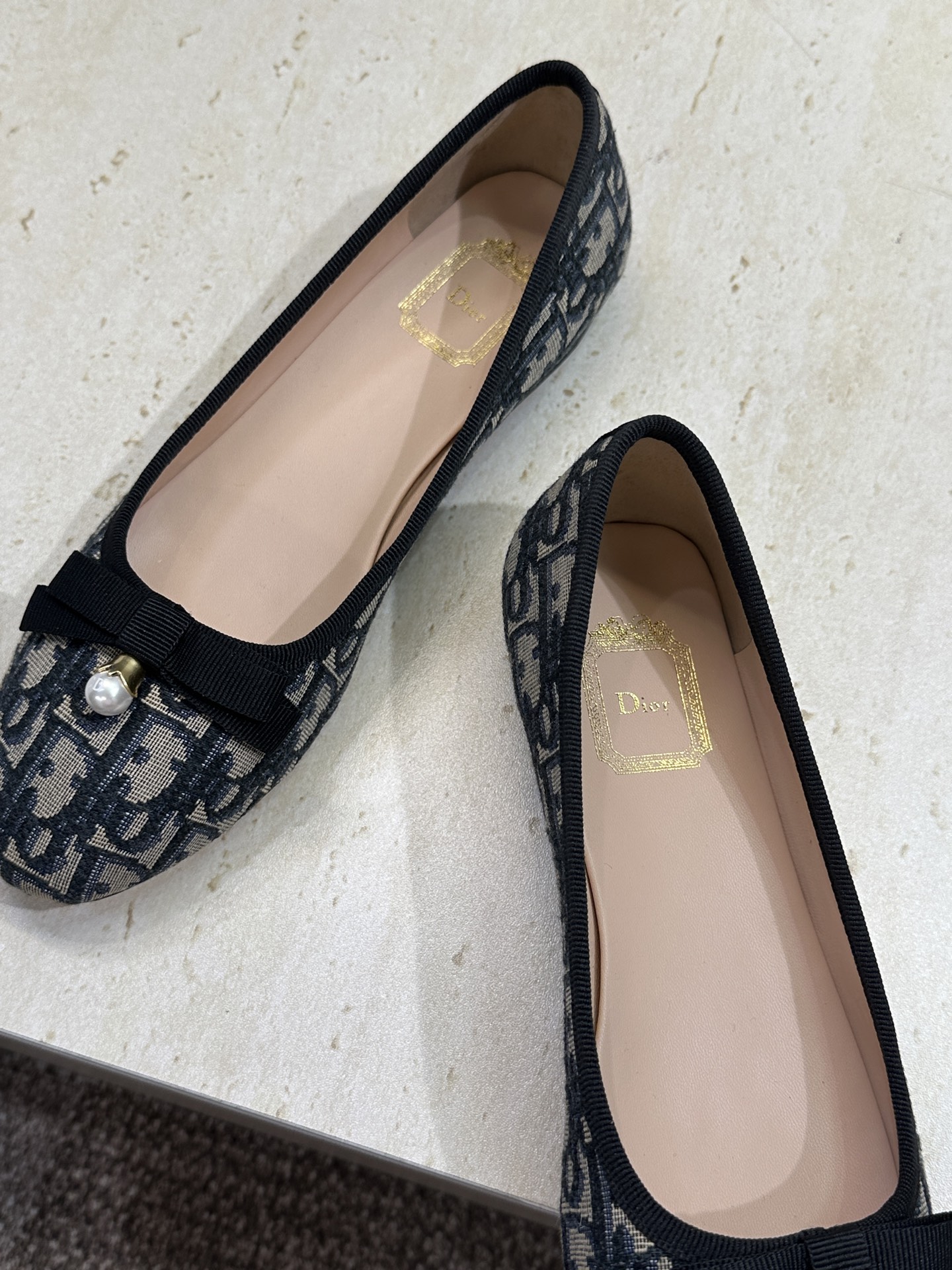迪奥 Dior 2026春夏高定系列新款 D-Ramour 标志性Oblique电绣平底玛丽珍芭蕾舞女鞋