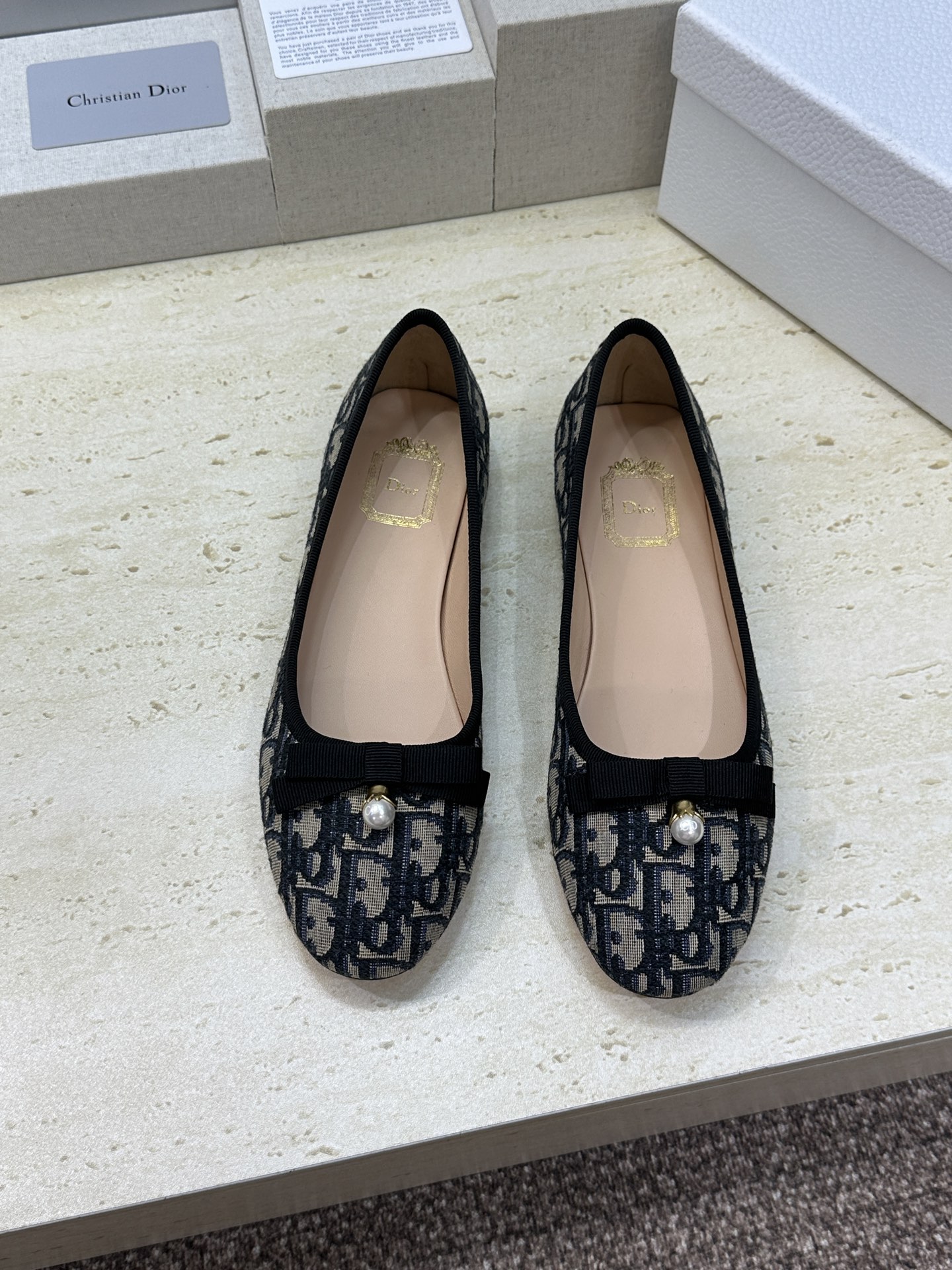 迪奥 Dior 2026春夏高定系列新款 D-Ramour 标志性Oblique电绣平底玛丽珍芭蕾舞女鞋