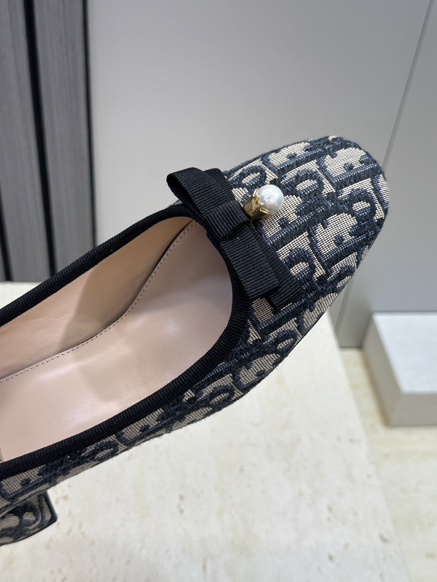 迪奥 Dior 2026春夏高定系列新款 D-Ramour 标志性Oblique电绣平底玛丽珍芭蕾舞女鞋