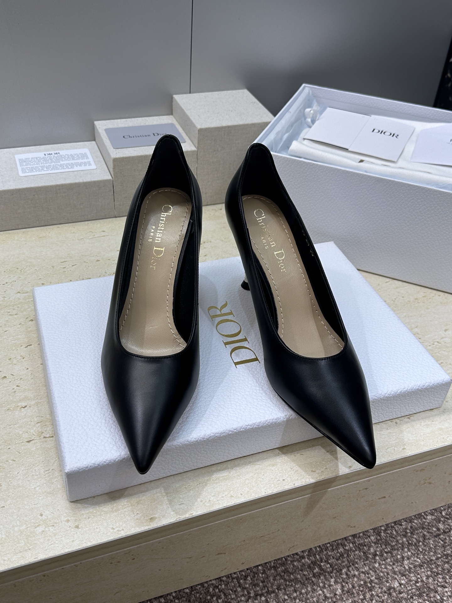 迪奥  Dior 2026春夏走秀高定新款 Icon 高跟尖头女鞋 明星同款CD字母logo细跟气质单鞋