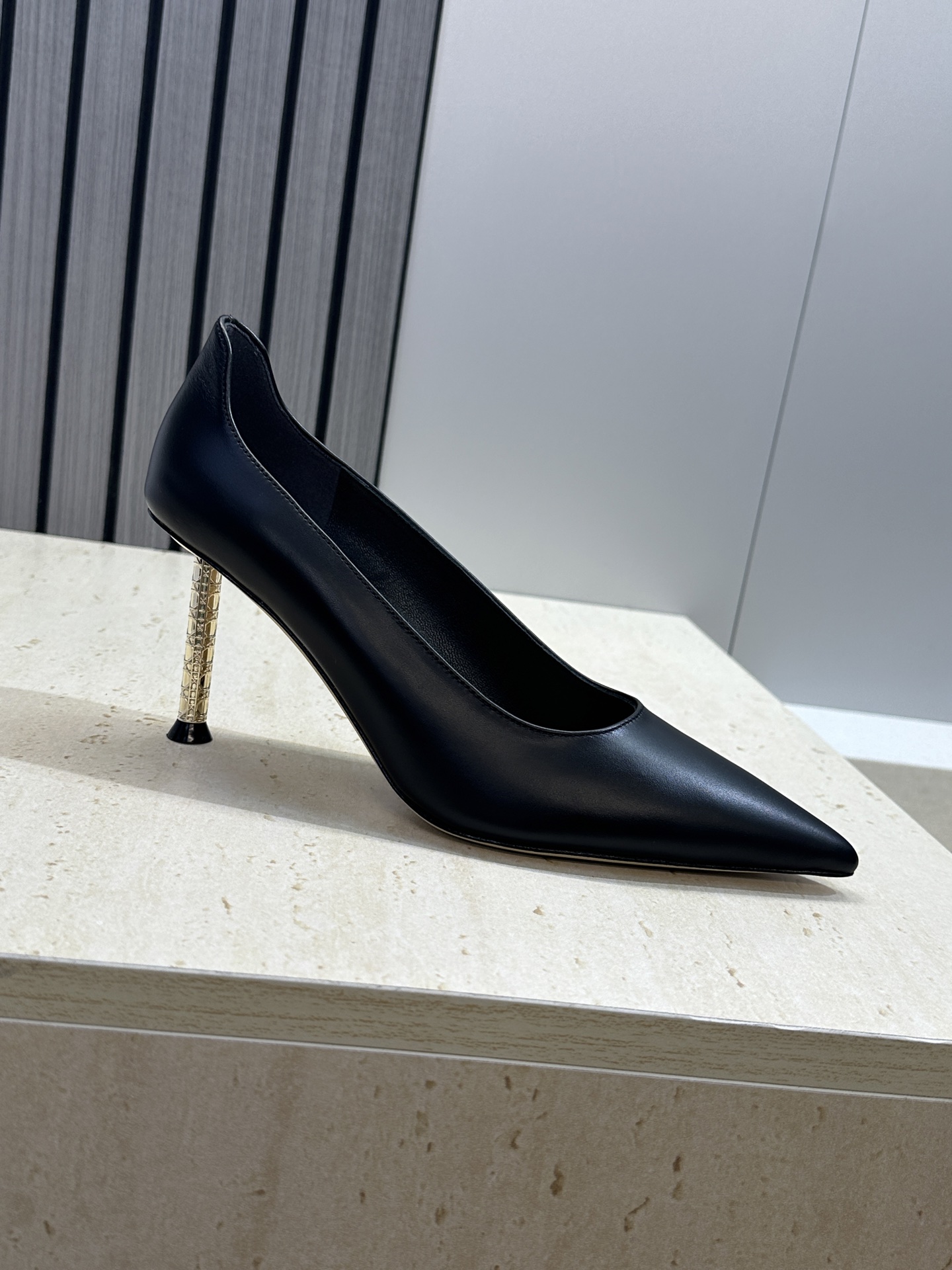 迪奥  Dior 2026春夏走秀高定新款 Icon 高跟尖头女鞋 明星同款CD字母logo细跟气质单鞋