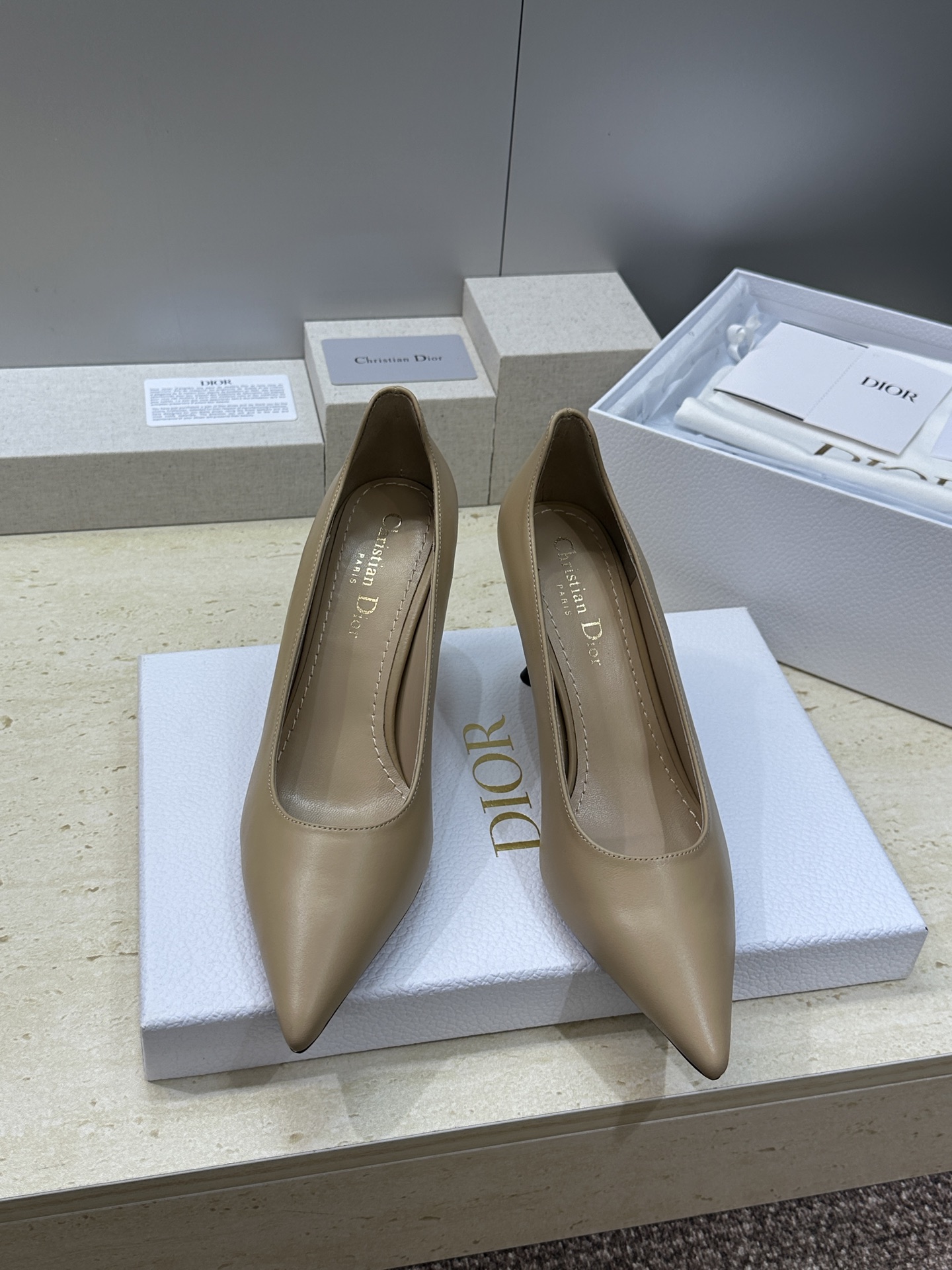 迪奥  Dior 2026春夏走秀高定新款 Icon 高跟尖头女鞋 明星同款CD字母logo细跟气质单鞋