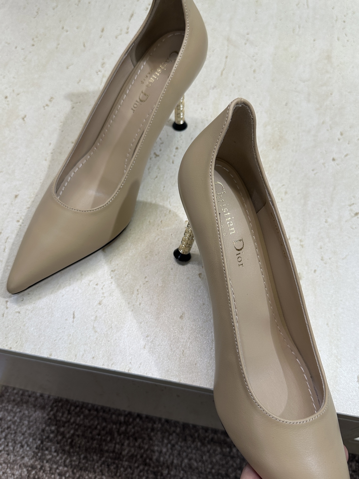 迪奥  Dior 2026春夏走秀高定新款 Icon 高跟尖头女鞋 明星同款CD字母logo细跟气质单鞋