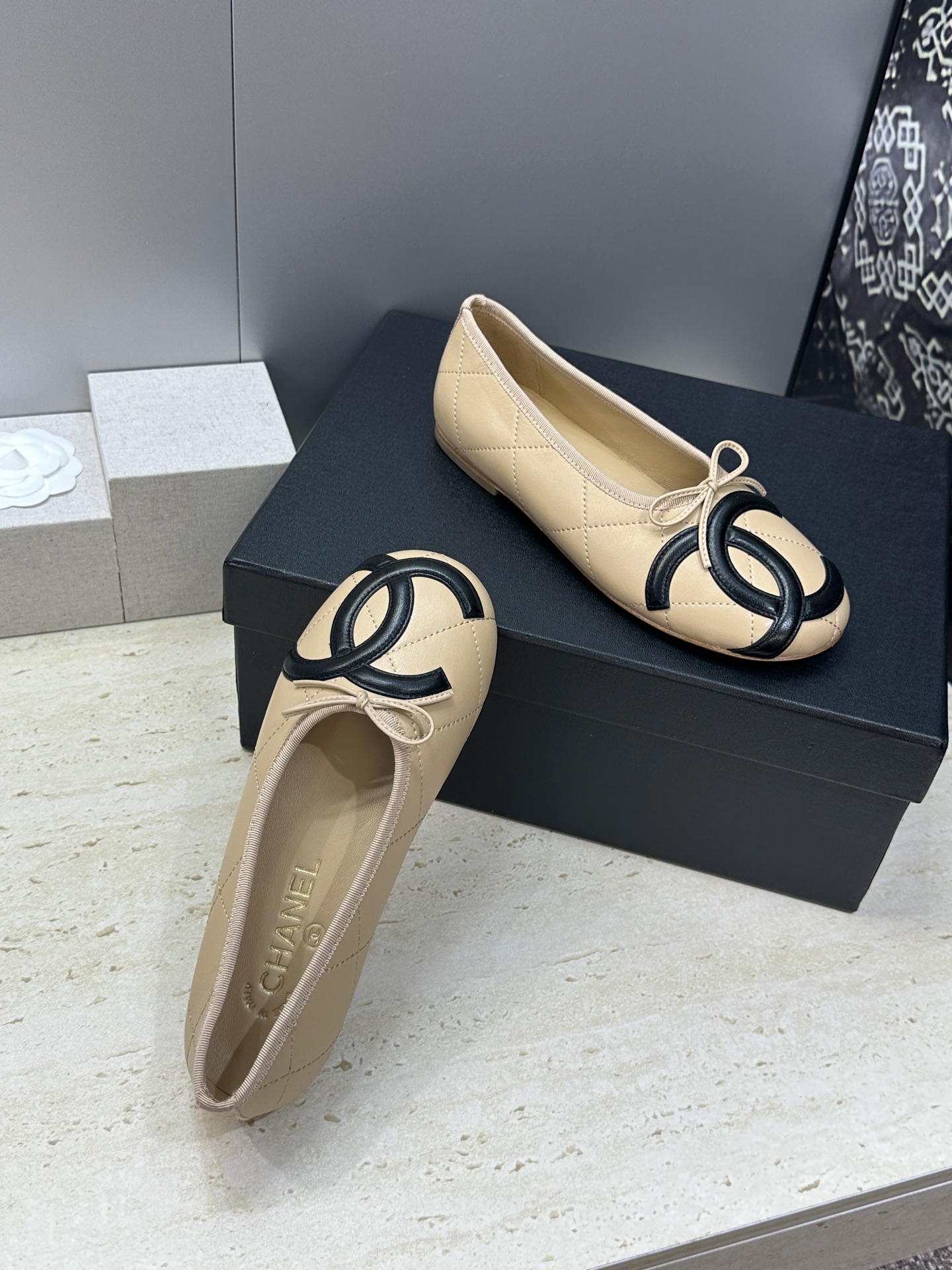 Chanel 香奈儿 2026春夏新款玛丽珍芭蕾舞娃娃女鞋 小香双C字母logo平底圆头蝴蝶结拼色单鞋 