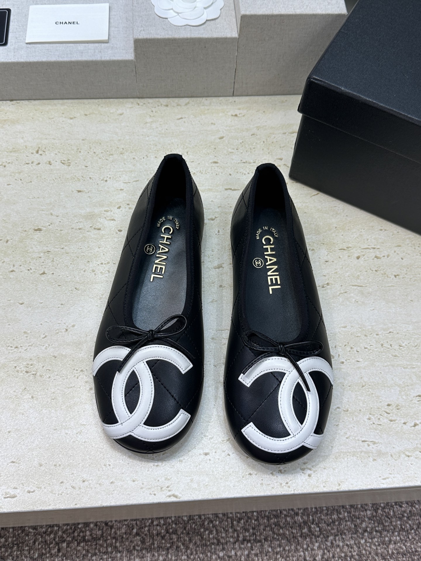 Chanel 香奈儿 2026春夏新款玛丽珍芭蕾舞娃娃女鞋 小香双C字母logo平底圆头蝴蝶结拼色单鞋 