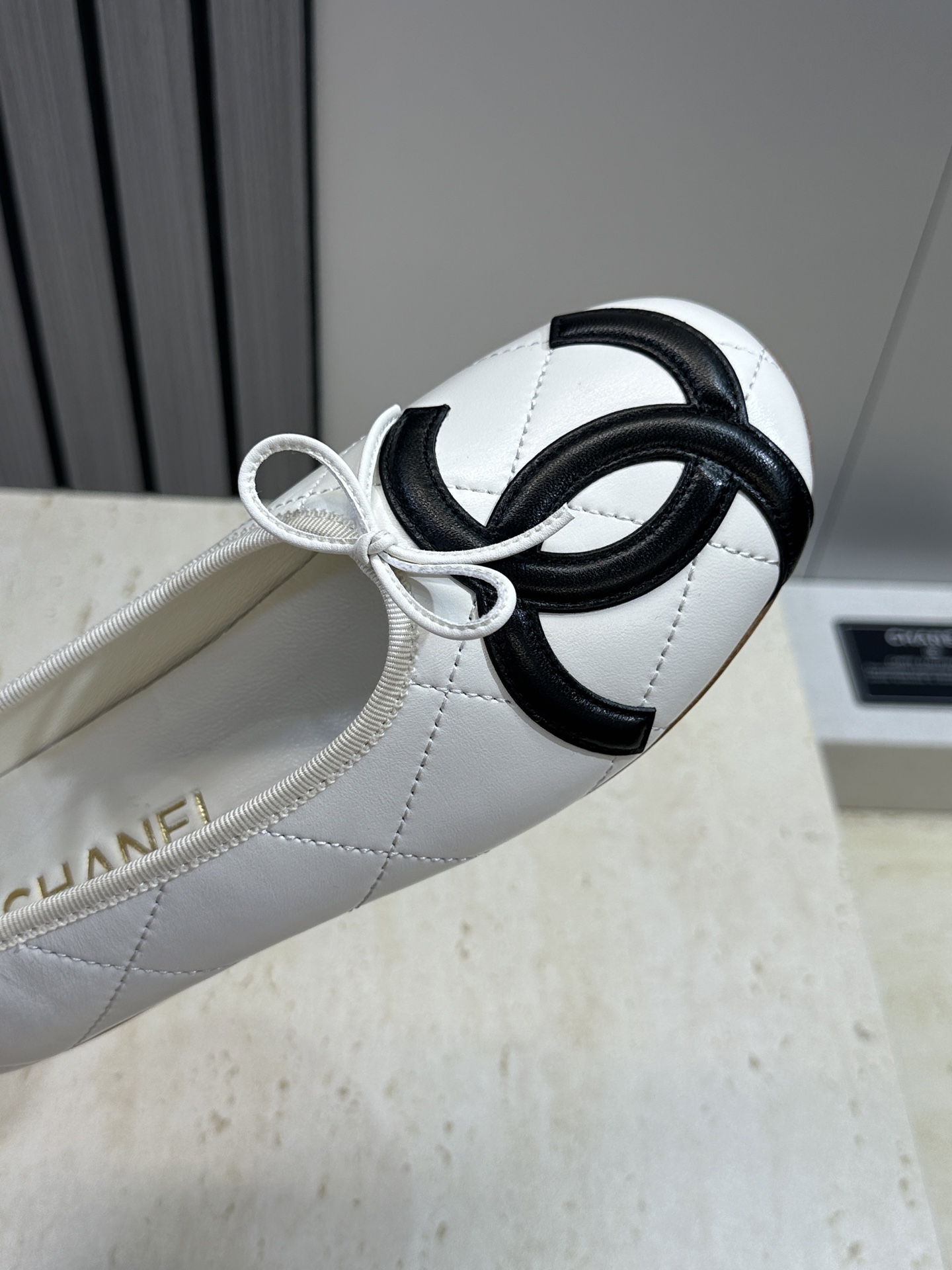 Chanel 香奈儿 2026春夏新款玛丽珍芭蕾舞娃娃女鞋 小香双C字母logo平底圆头蝴蝶结拼色单鞋 