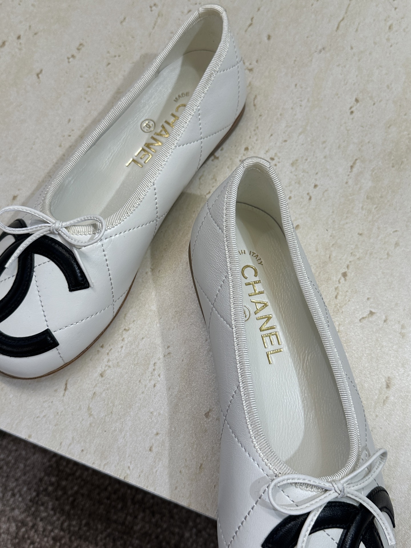 Chanel 香奈儿 2026春夏新款玛丽珍芭蕾舞娃娃女鞋 小香双C字母logo平底圆头蝴蝶结拼色单鞋 