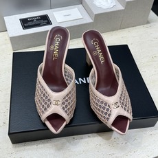 CHANEL 香奈儿 2026春夏走秀新款时尚粗跟拼色女鞋 小香双C字母logo五金扣高跟尖头鱼嘴露趾 CHANEL 香奈儿 2026春夏走秀新款时尚粗跟拼色女鞋 小香双C字母logo五金扣高跟尖头鱼嘴露趾