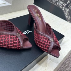 CHANEL 香奈儿 2026春夏走秀新款时尚粗跟拼色女鞋 小香双C字母logo五金扣高跟尖头鱼嘴露趾 CHANEL 香奈儿 2026春夏走秀新款时尚粗跟拼色女鞋 小香双C字母logo五金扣高跟尖头鱼嘴露趾