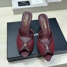 CHANEL 香奈儿 2026春夏走秀新款时尚粗跟拼色女鞋 小香双C字母logo五金扣高跟尖头鱼嘴露趾 CHANEL 香奈儿 2026春夏走秀新款时尚粗跟拼色女鞋 小香双C字母logo五金扣高跟尖头鱼嘴露趾