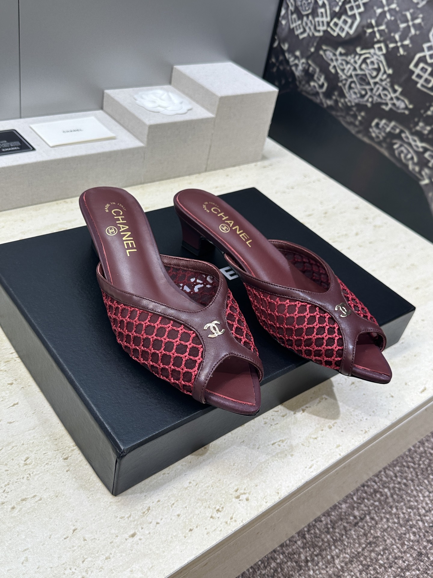 CHANEL 香奈儿 2026春夏走秀新款时尚粗跟拼色女鞋  小香双C字母logo五金扣高跟尖头鱼嘴露趾
