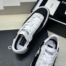 CHANEL 香奈儿2026春夏新款系带阿甘休闲女鞋 小香双C字母logo圆头拼色运动跑鞋材质:鞋面进口 CHANEL 香奈儿2026春夏新款系带阿甘休闲女鞋 小香双C字母logo圆头拼色运动跑鞋材质:鞋面进口