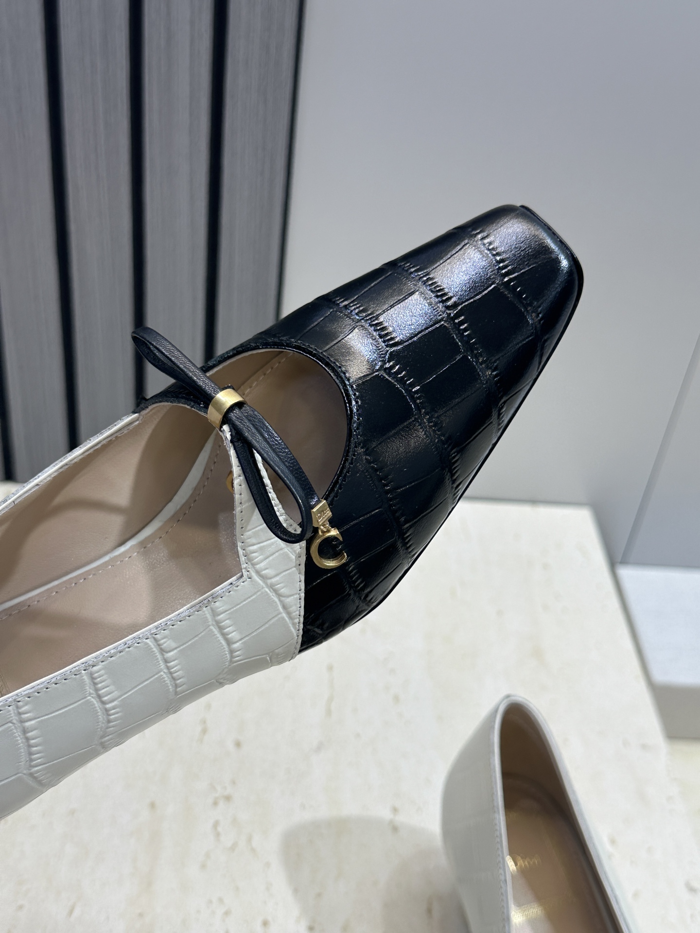 迪奥 Dior 2026 春夏新款高定系列 Muse 高跟蝴蝶结流苏玛丽珍芭蕾舞女鞋  明星同款CD字母