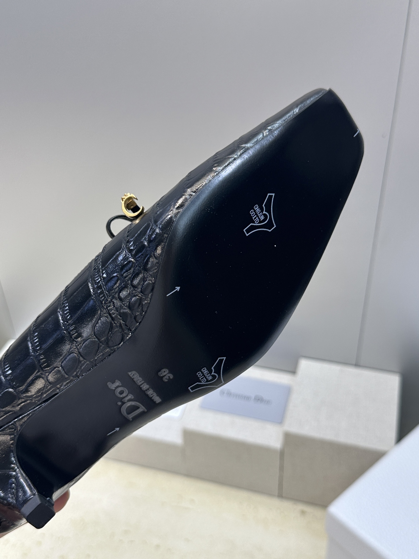 迪奥 Dior 2026 春夏新款高定系列 Muse 高跟蝴蝶结流苏玛丽珍芭蕾舞女鞋  明星同款CD字母