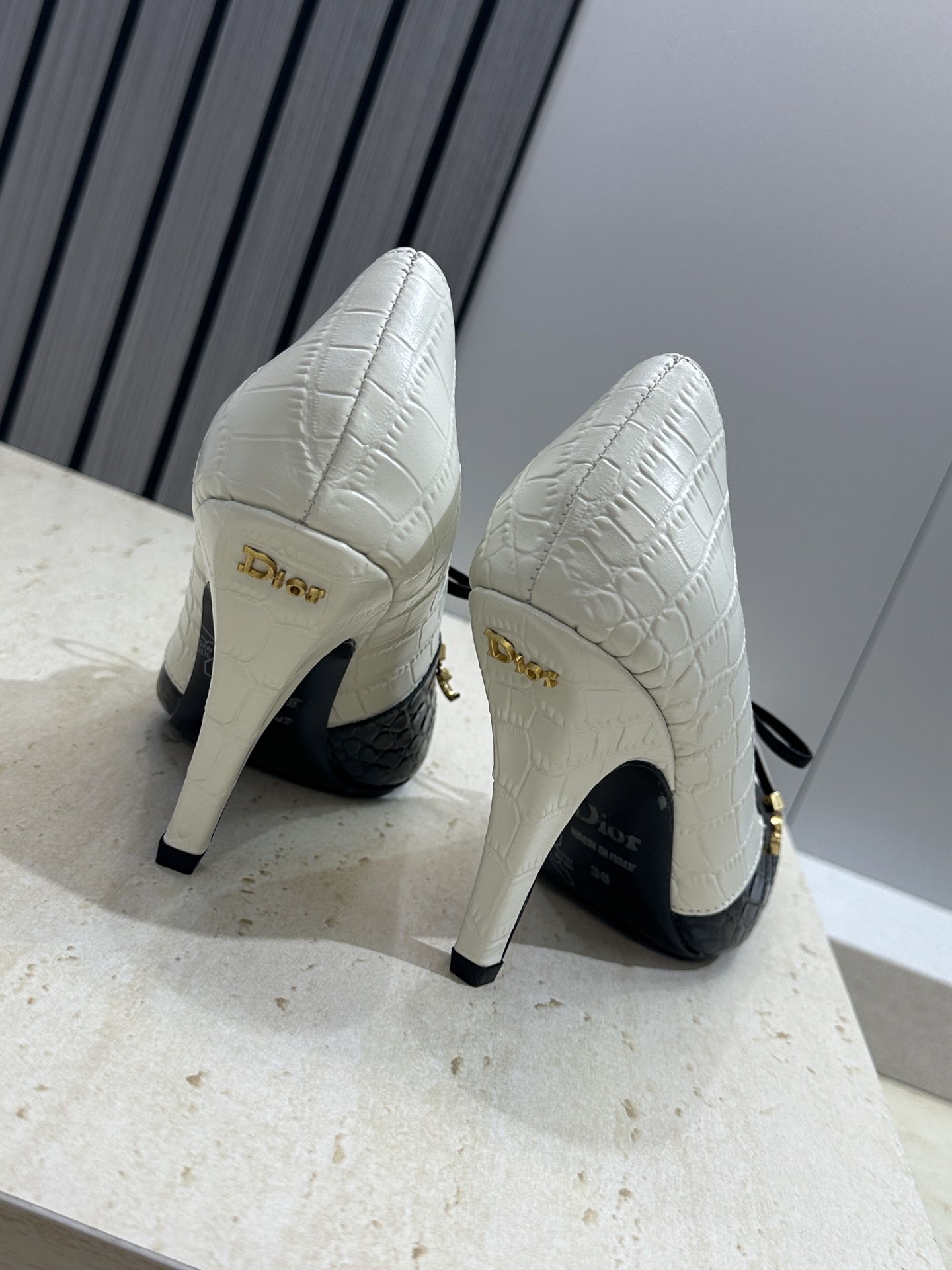 迪奥 Dior 2026 春夏新款高定系列 Muse 高跟蝴蝶结流苏玛丽珍芭蕾舞女鞋  明星同款CD字母