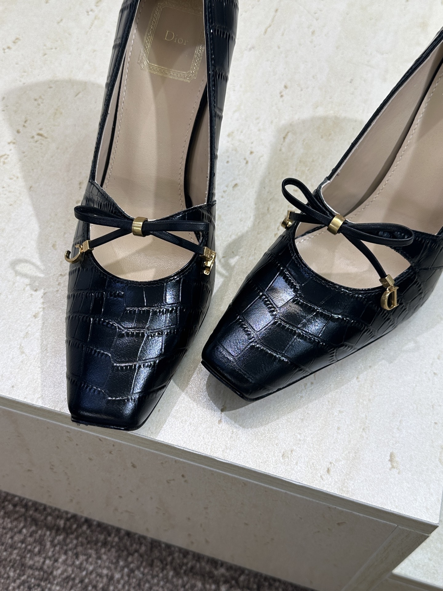 迪奥 Dior 2026 春夏新款高定系列 Muse 高跟蝴蝶结流苏玛丽珍芭蕾舞女鞋  明星同款CD字母