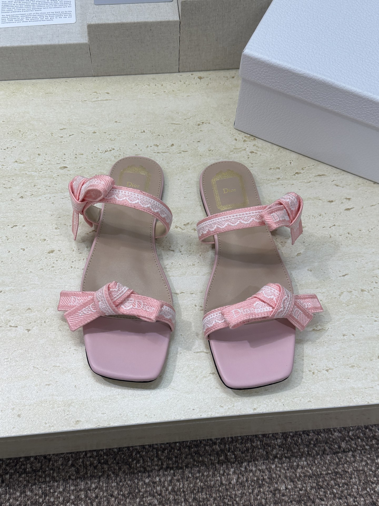 J'ADIOR 迪奥 Dior 2026 春夏新款高定系列Dentelle平底蝴蝶结织带女鞋  明星同款