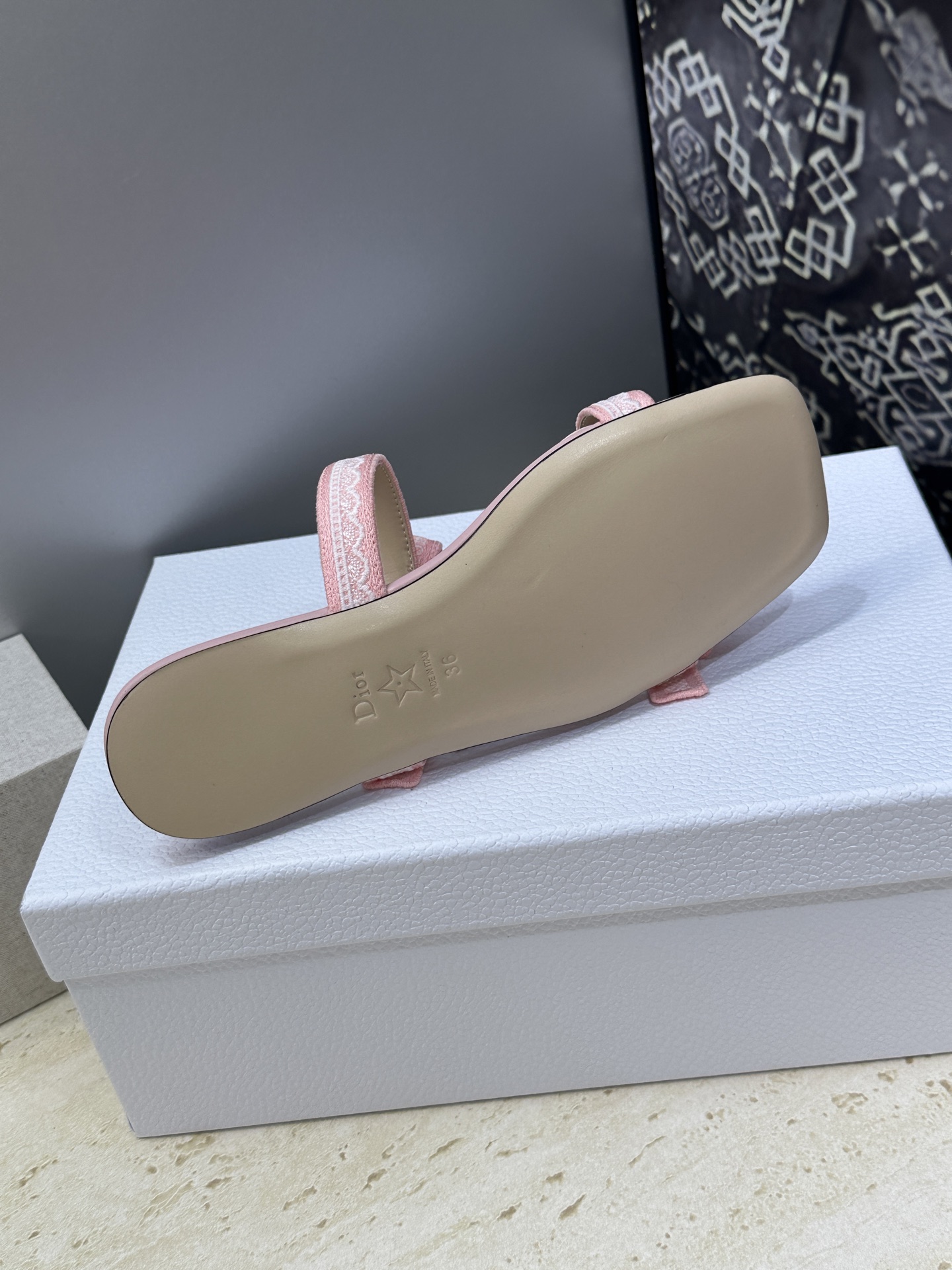 J'ADIOR 迪奥 Dior 2026 春夏新款高定系列Dentelle平底蝴蝶结织带女鞋  明星同款