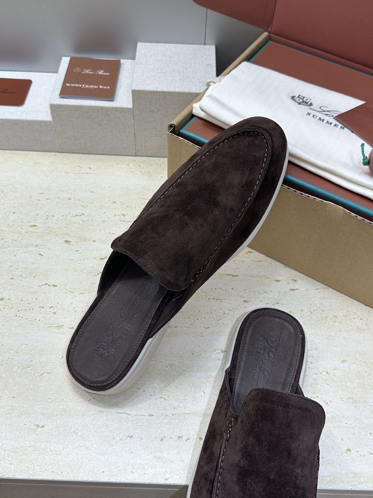(配全套飞机盒)LORO PIANA 诺悠.翩雅 经典春夏果冻色平底穆勒凉拖男鞋 LP字母logo糖果色