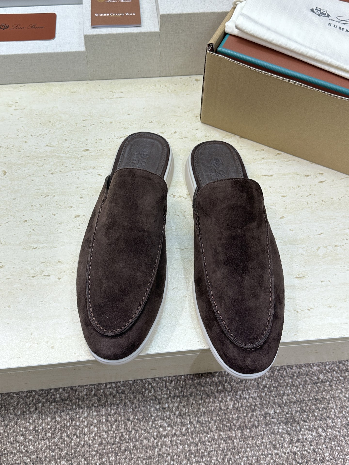 (配全套飞机盒)LORO PIANA 诺悠.翩雅 经典春夏果冻色平底穆勒凉拖男鞋 LP字母logo糖果色